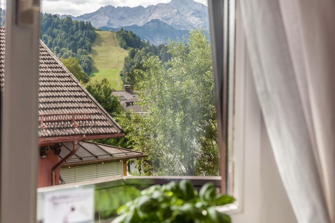 Fewo Im Blauen Haus Dg Garmisch-Partenkirchen Exterior photo